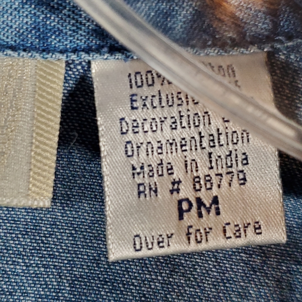Lemon & Grass Petite Denim Button Down Size Medium - Picture 4 of 4